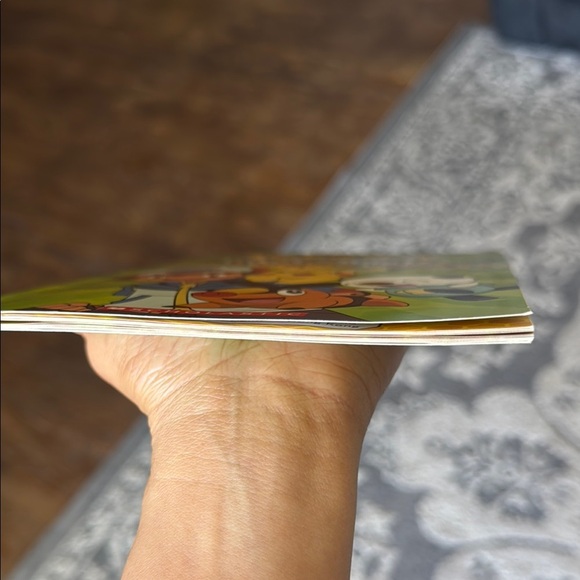 Scholastic Pokémon Black & White Book - Picture 4 of 4